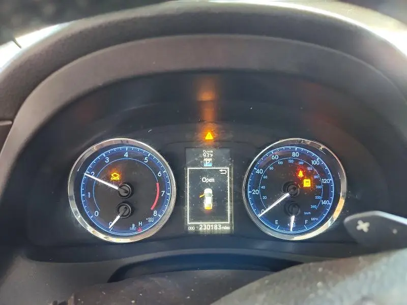 2017 TOYOTA COROLLA SE  