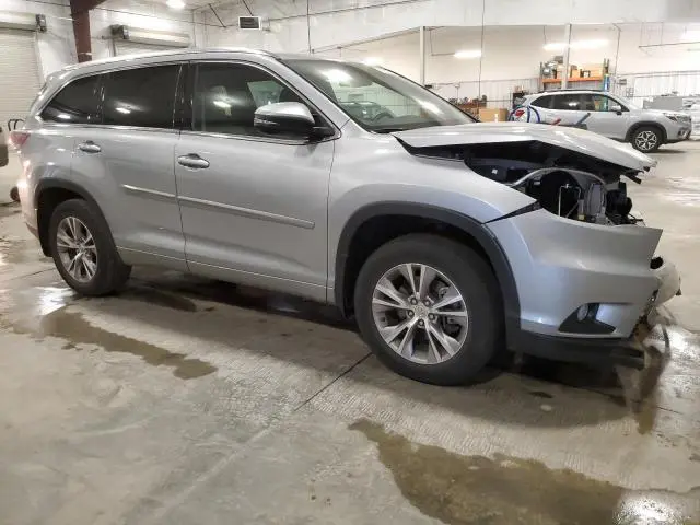 2015 TOYOTA HIGHLANDER XLE  