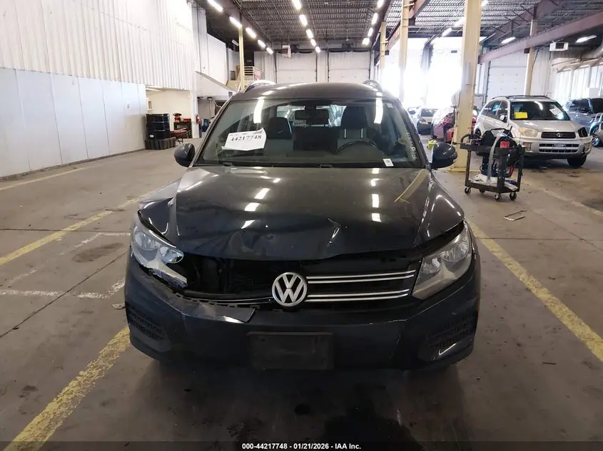 2016 VOLKSWAGEN TIGUAN S