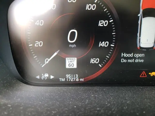 2019 VOLVO XC90 T8 MOMENTUM  
