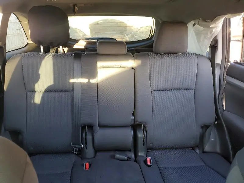 2016 TOYOTA HIGHLANDER LE  