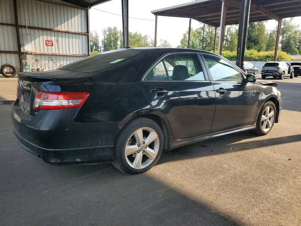 2011 TOYOTA CAMRY SE V6  