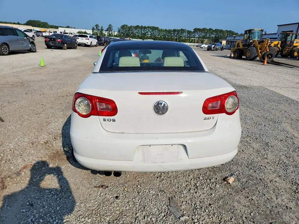 2011 VOLKSWAGEN EOS KOMFORT  