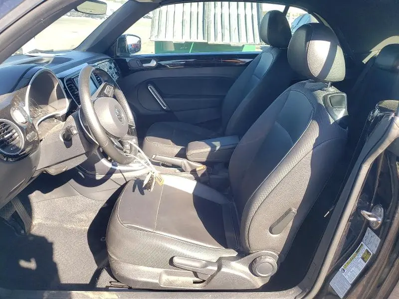 2017 VOLKSWAGEN BEETLE S/SE  