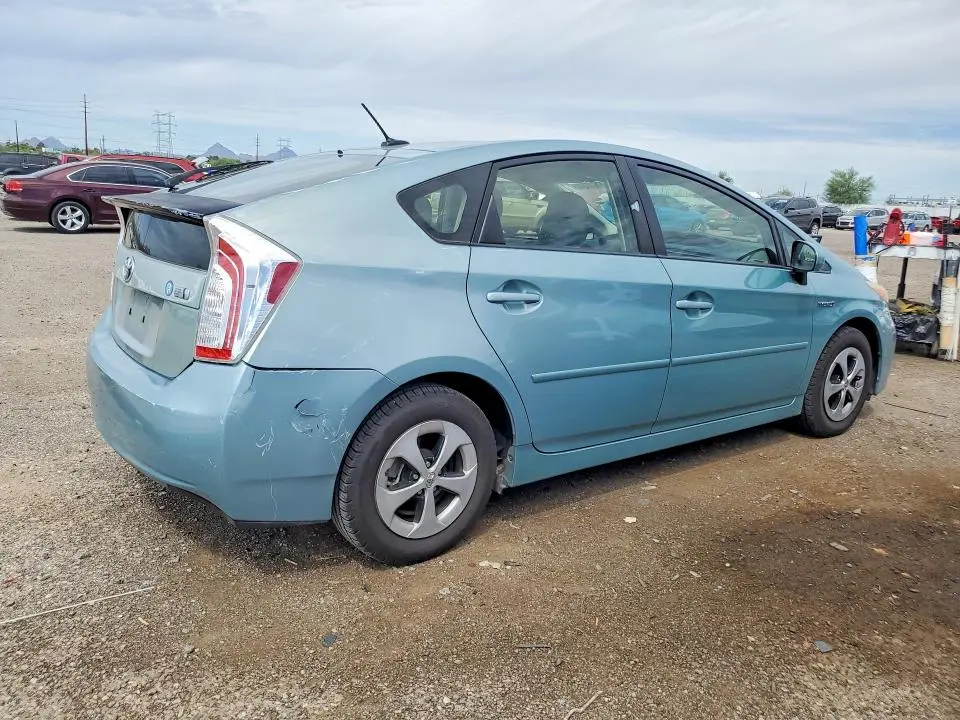 2013 TOYOTA PRIUS THREE  