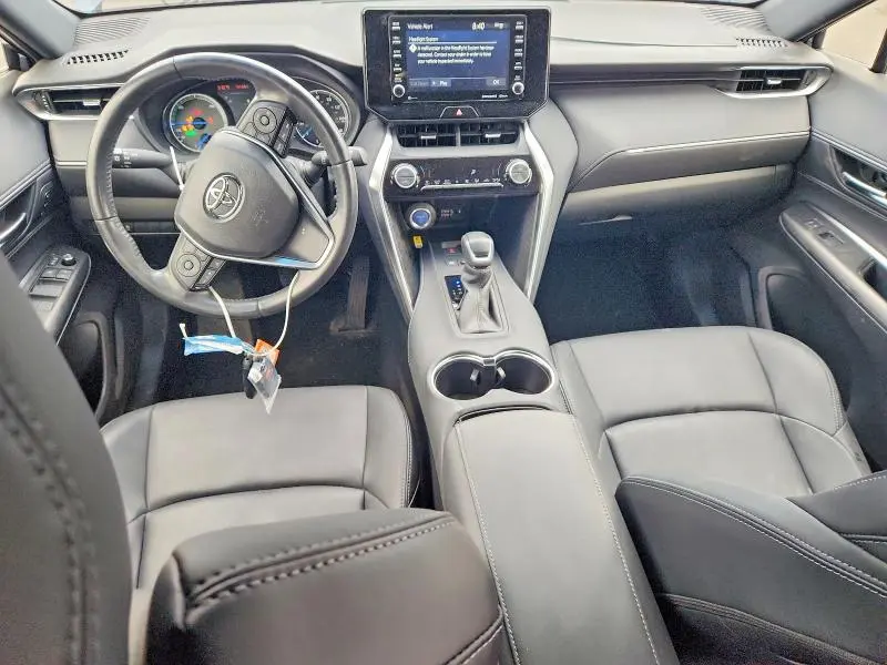 2022 TOYOTA VENZA XLE  