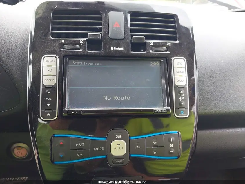 2013 NISSAN LEAF SV