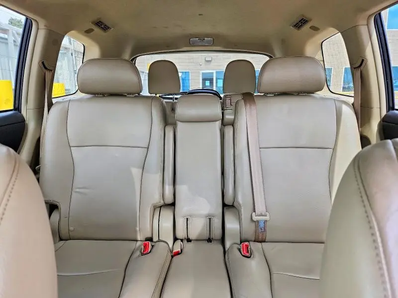 2013 TOYOTA HIGHLANDER SE  