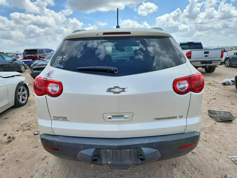 2012 CHEVROLET TRAVERSE LT  
