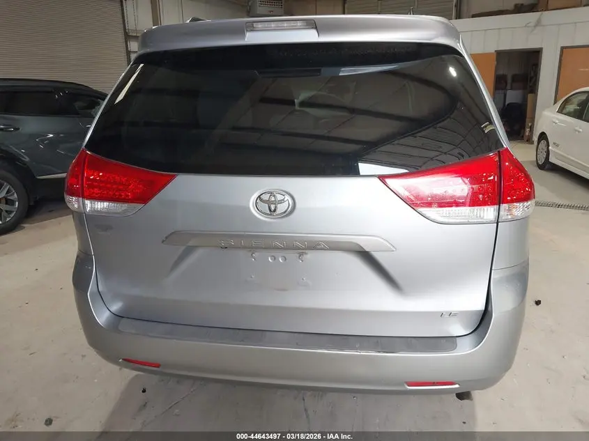 2014 TOYOTA SIENNA LE V6 8 PASSENGER