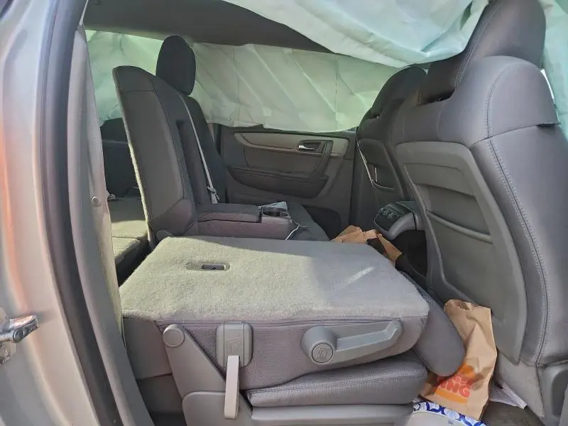 2013 CHEVROLET TRAVERSE LS  