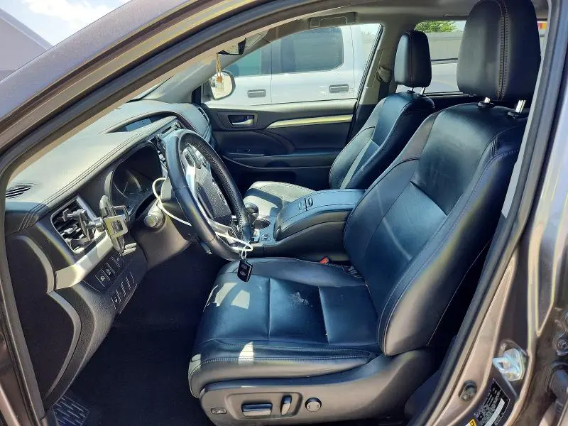 2017 TOYOTA HIGHLANDER XLE  