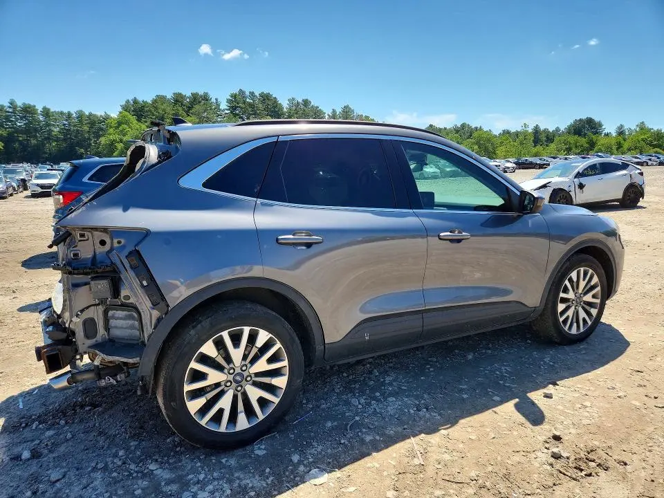2022 FORD ESCAPE TITANIUM  