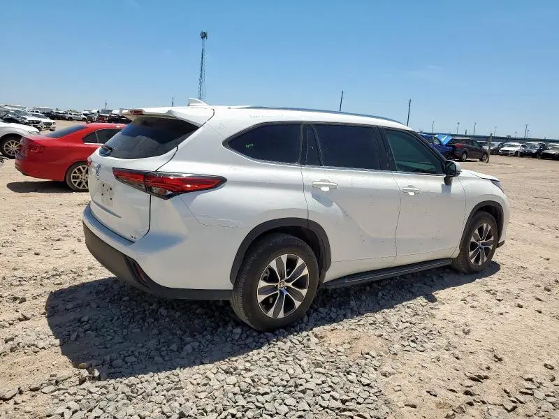 2020 TOYOTA HIGHLANDER XLE  