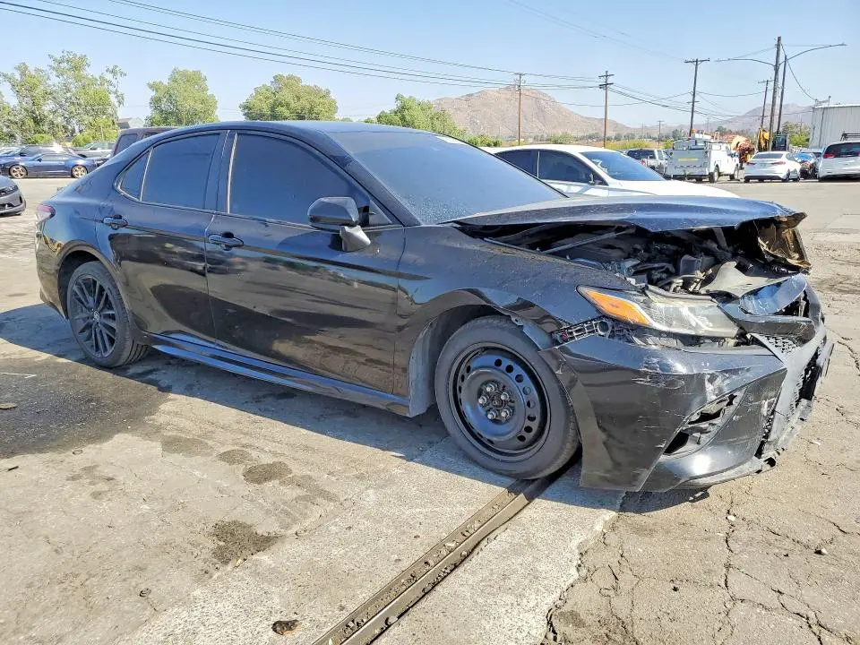 2018 TOYOTA CAMRY SE  