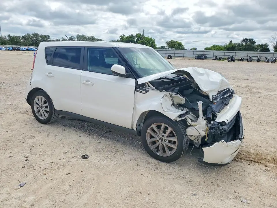 2017 KIA SOUL +  