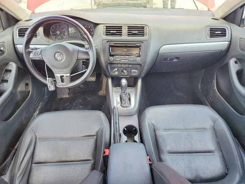 2013 VOLKSWAGEN JETTA SE  