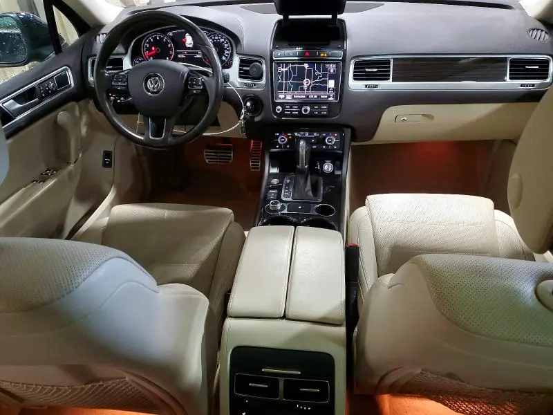 2017 VOLKSWAGEN TOUAREG EXECUTIVE  