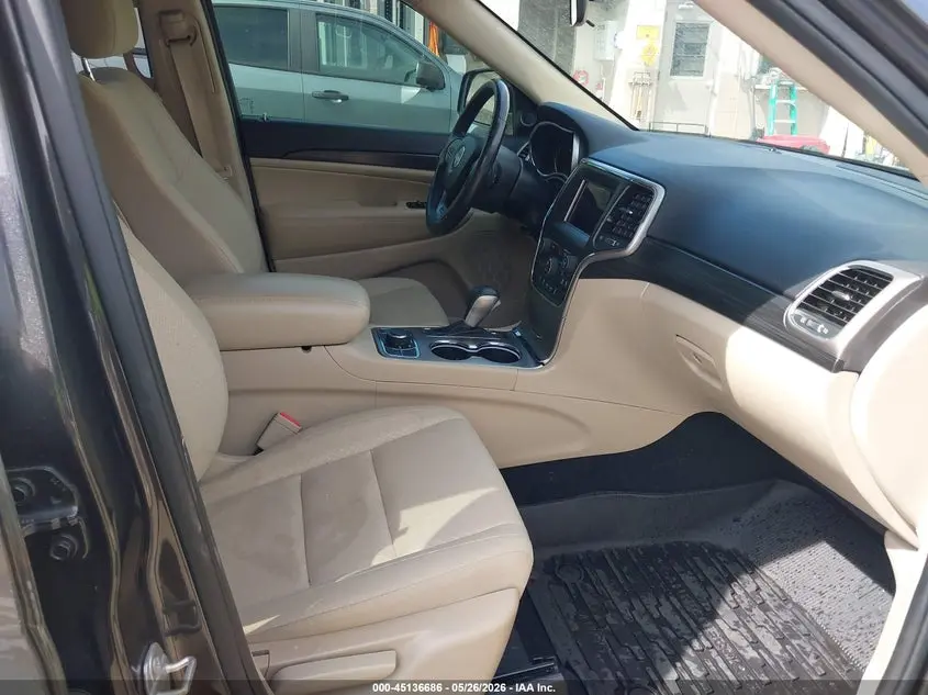 2019 JEEP GRAND CHEROKEE LAREDO E 4X4
