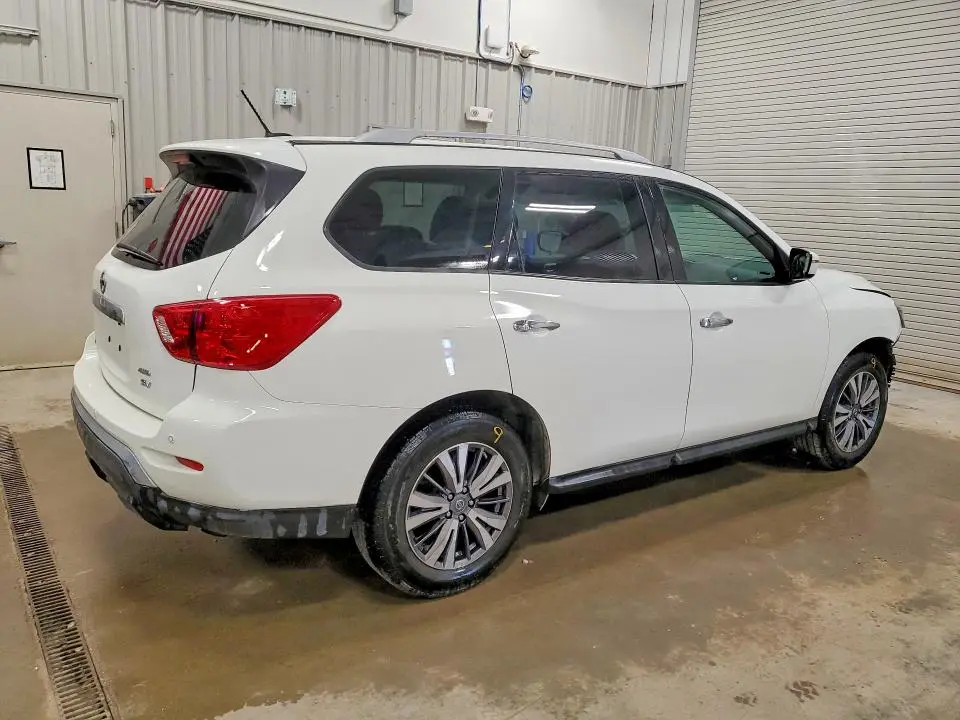 2018 NISSAN PATHFINDER SV  