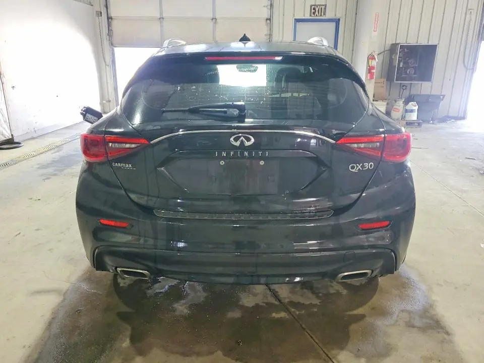 2019 INFINITI QX30 LUXE  