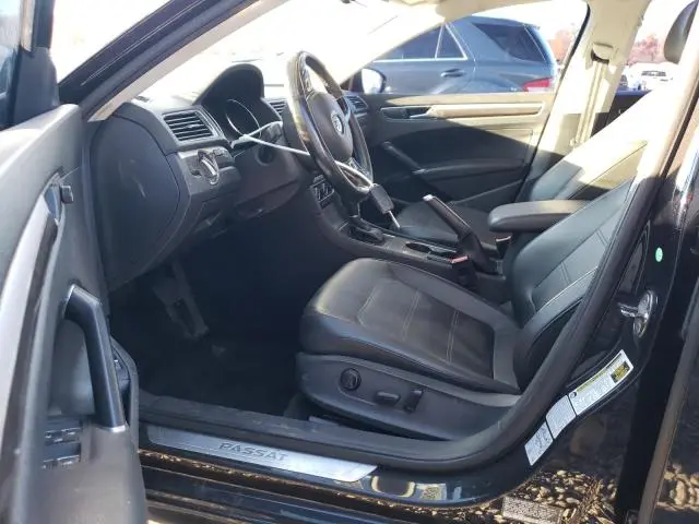 2017 VOLKSWAGEN PASSAT SE  