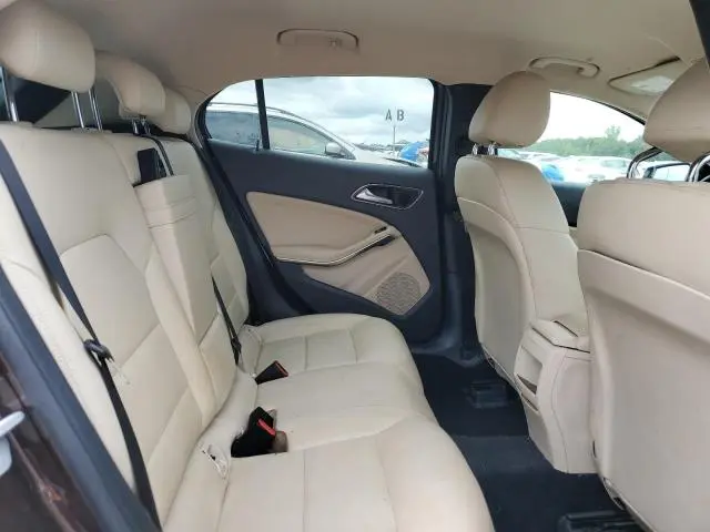 2015 MERCEDES-BENZ GLA 250  