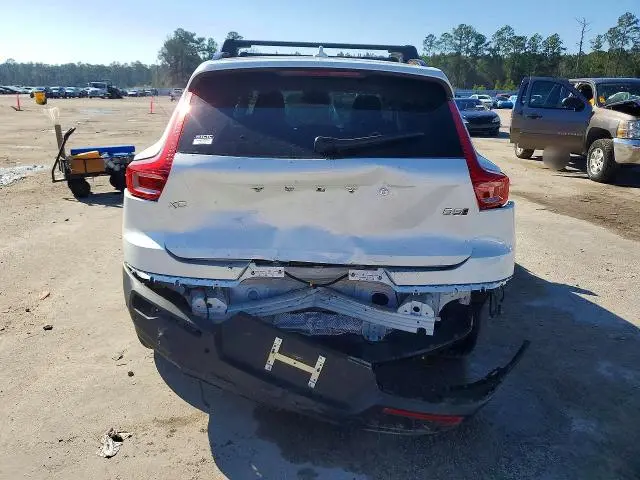 2024 VOLVO XC40 PLUS  