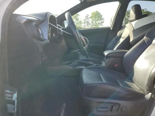 2018 TOYOTA RAV4 SE  