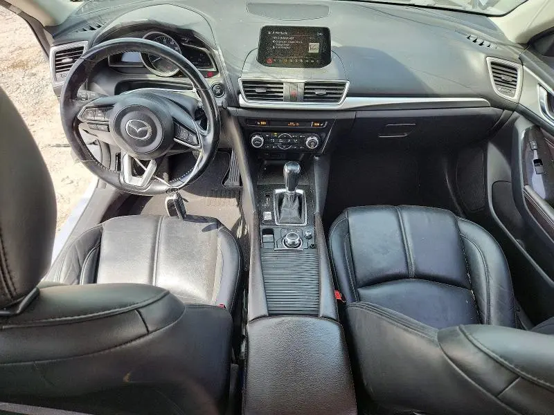 2018 MAZDA 3 TOURING  