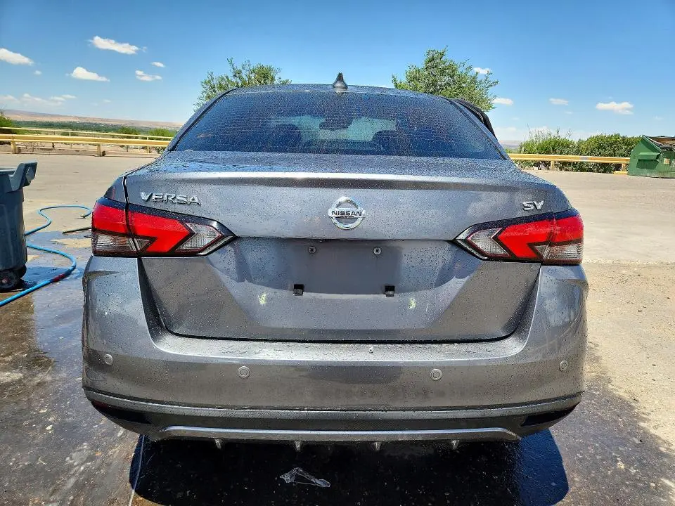 2020 NISSAN VERSA SV  