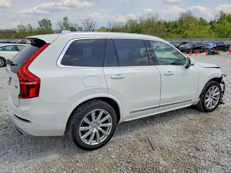 2016 VOLVO XC90 T6  