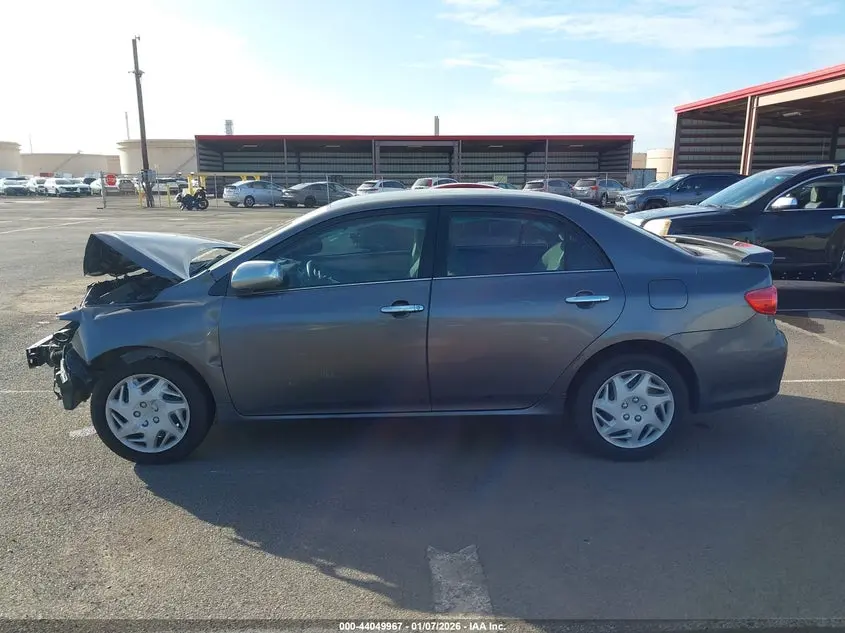 2013 TOYOTA COROLLA LE