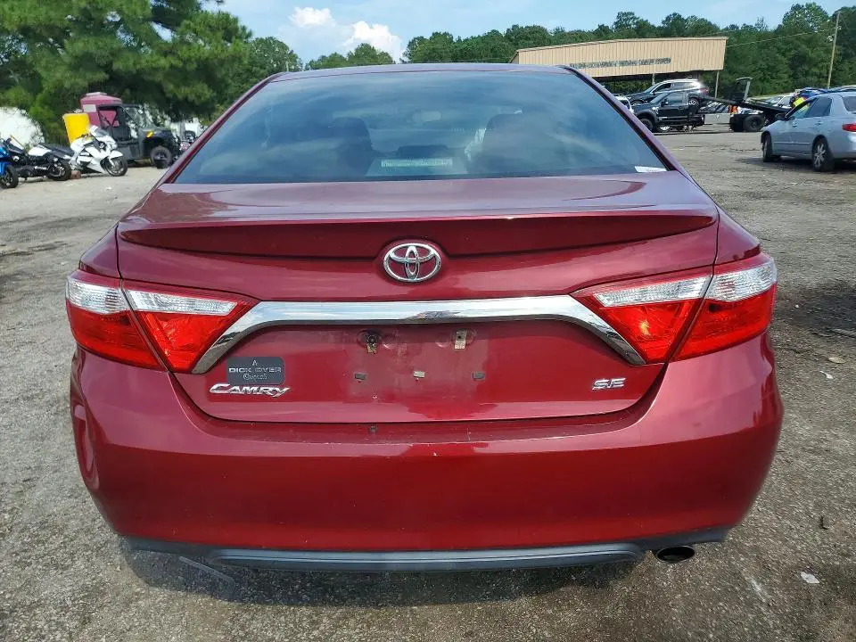 2017 TOYOTA CAMRY SE  