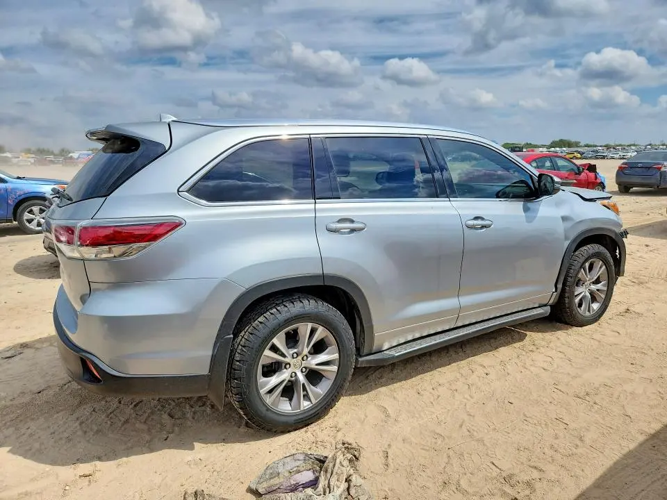 2015 TOYOTA HIGHLANDER XLE  