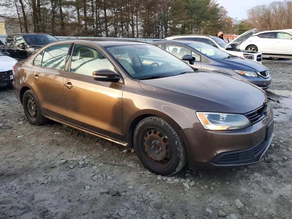 2014 VOLKSWAGEN JETTA SE  