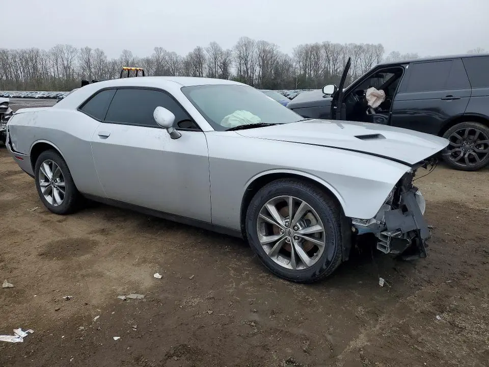 2022 DODGE CHALLENGER SXT  