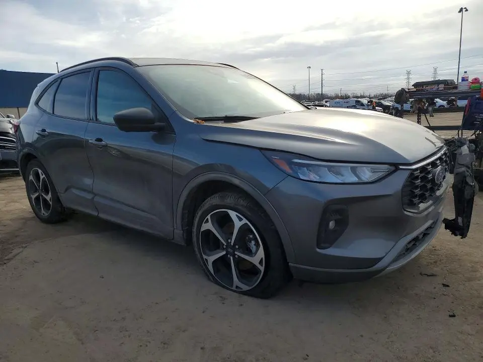 2023 FORD ESCAPE ST LINE SELECT  