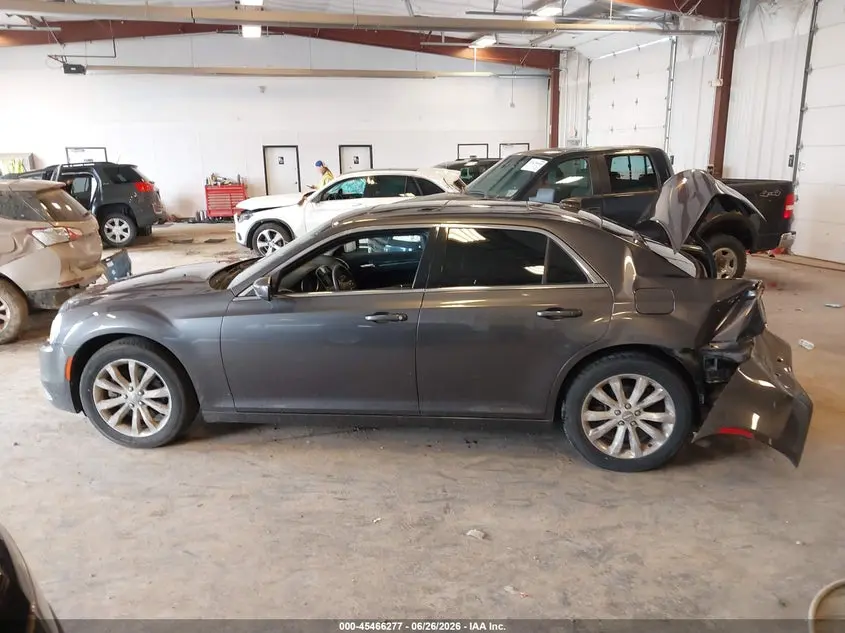 2017 CHRYSLER 300 LIMITED AWD