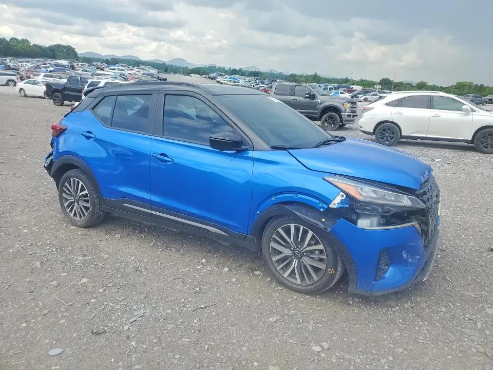 2024 NISSAN KICKS SR  