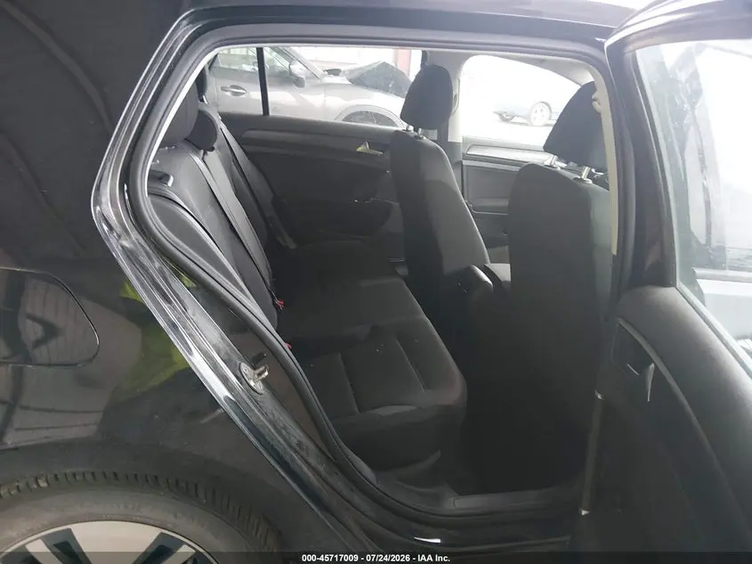 2019 VOLKSWAGEN E-GOLF SE