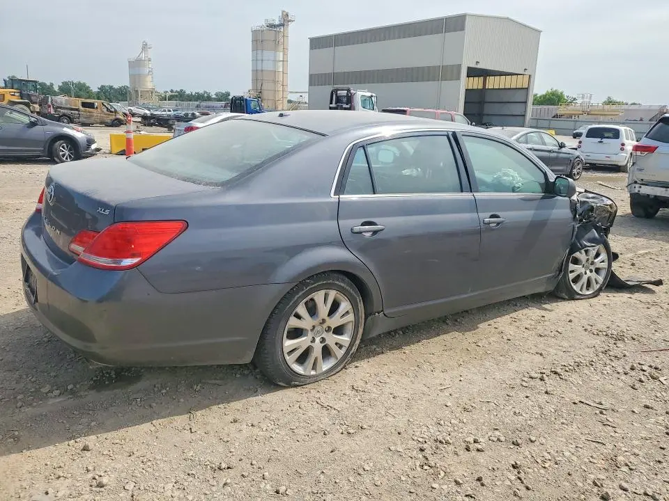 2010 TOYOTA AVALON XLS  