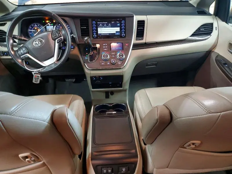 2019 TOYOTA SIENNA XLE PREMIUM 8-PASSENGER  