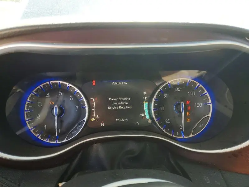 2017 CHRYSLER PACIFICA LIMITED  