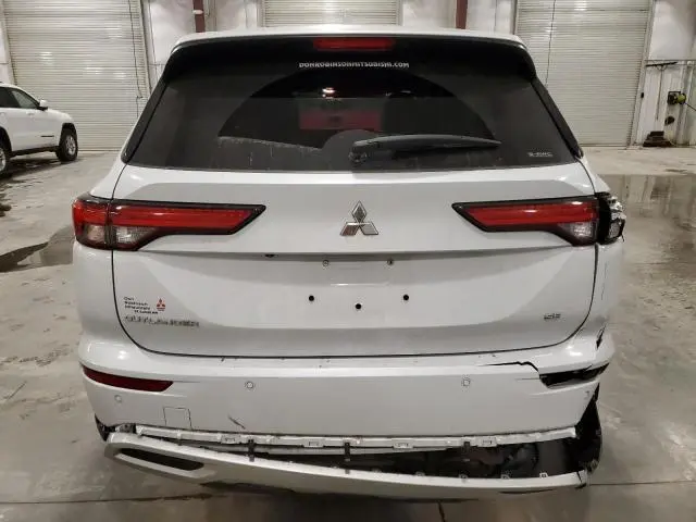 2024 MITSUBISHI OUTLANDER SE  