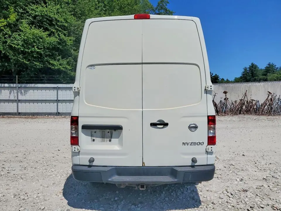 2018 NISSAN NV 2500 HD S  