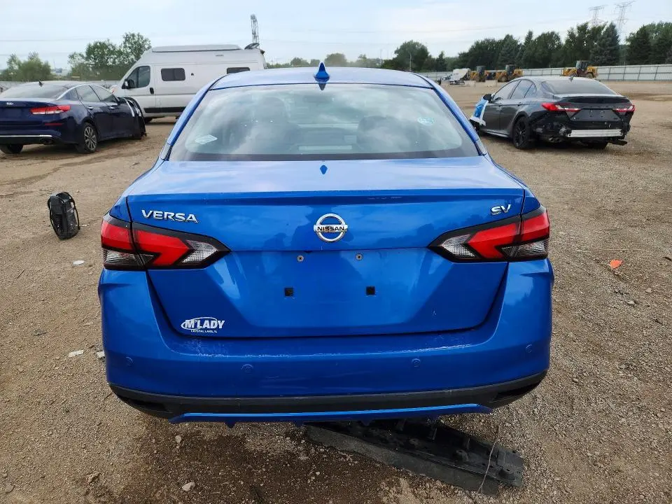 2021 NISSAN VERSA SV  