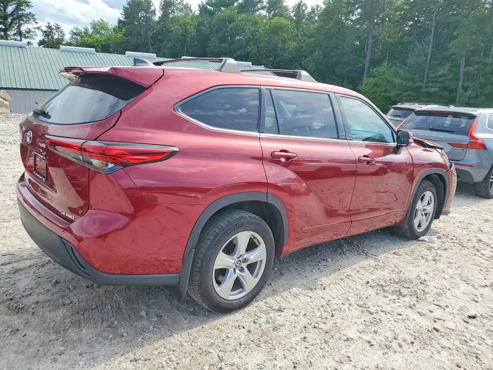 2022 TOYOTA HIGHLANDER LE  