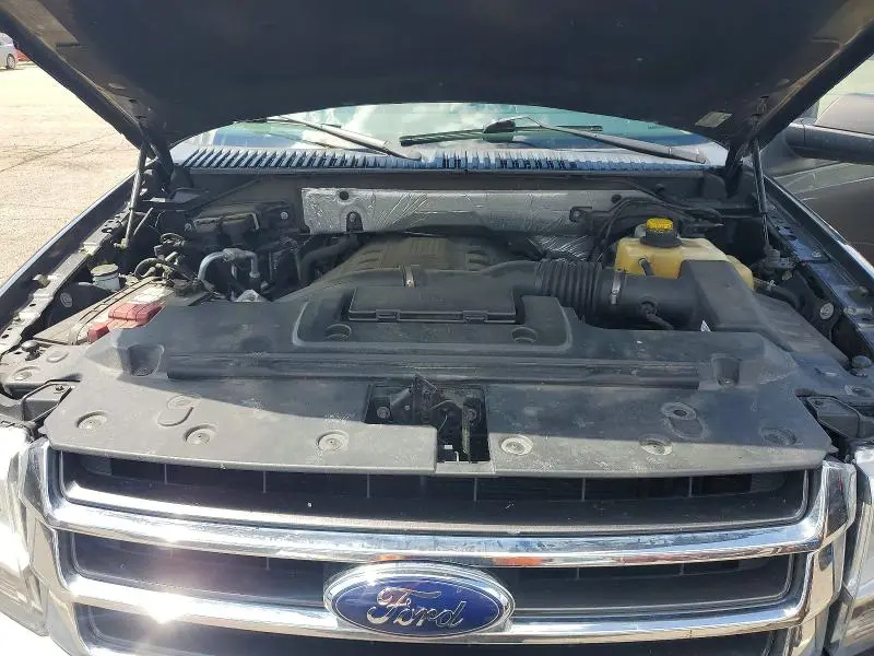 2017 FORD EXPEDITION EL XLT  