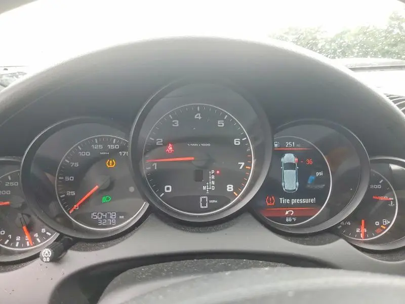 2013 PORSCHE CAYENNE   